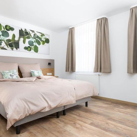 Hotel Zur Traube Uffenheim Екстер'єр фото