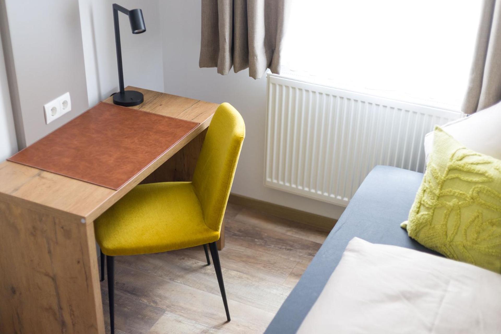 Hotel Zur Traube Uffenheim Екстер'єр фото