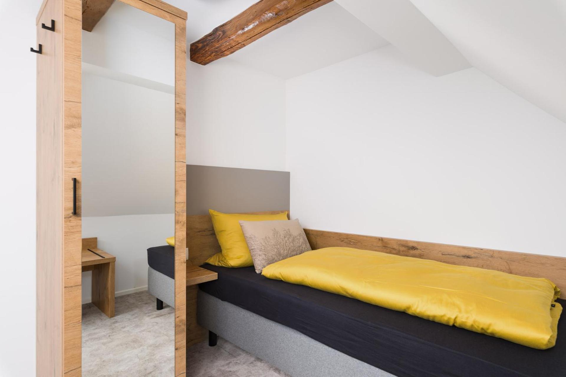 Hotel Zur Traube Uffenheim Екстер'єр фото