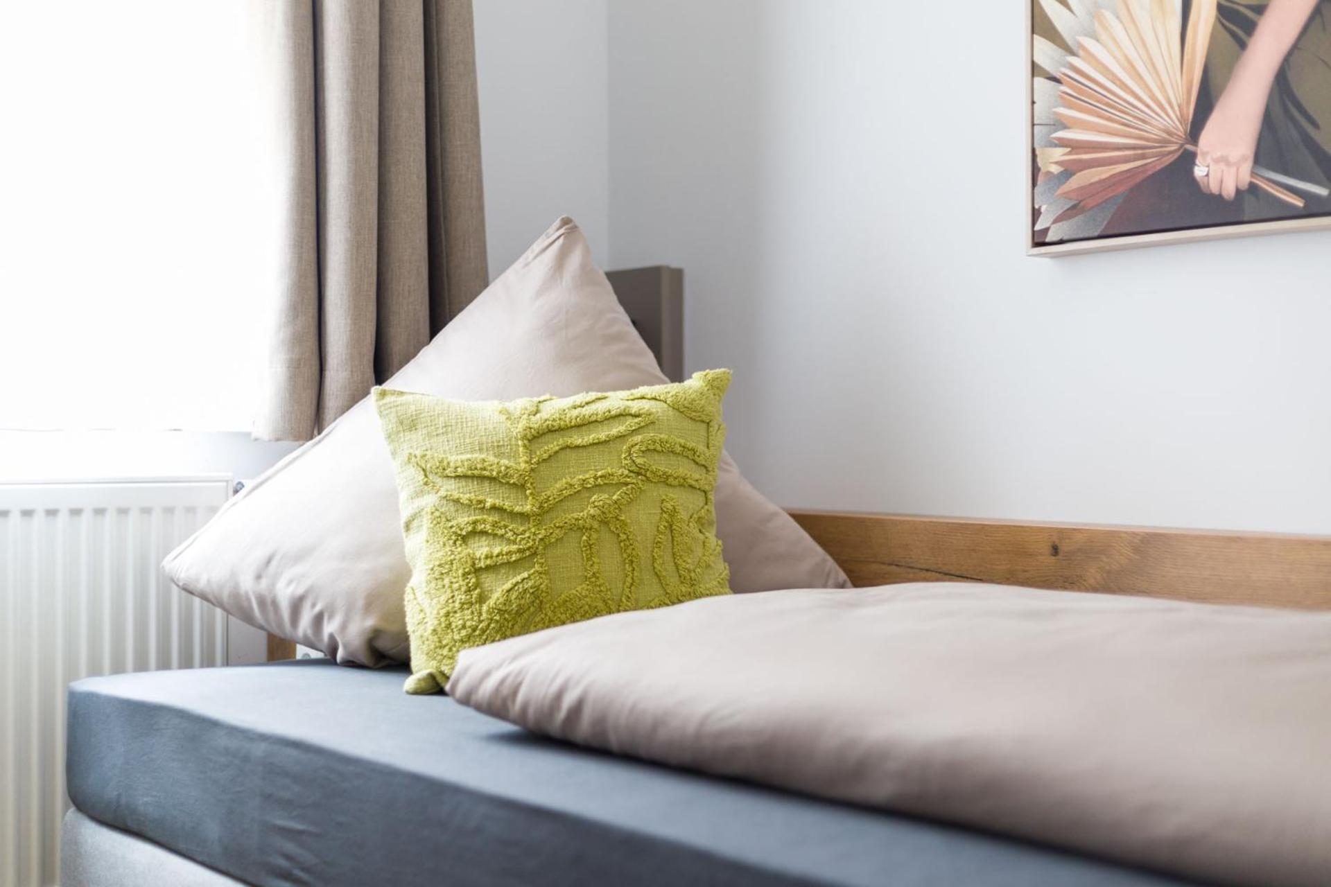 Hotel Zur Traube Uffenheim Екстер'єр фото