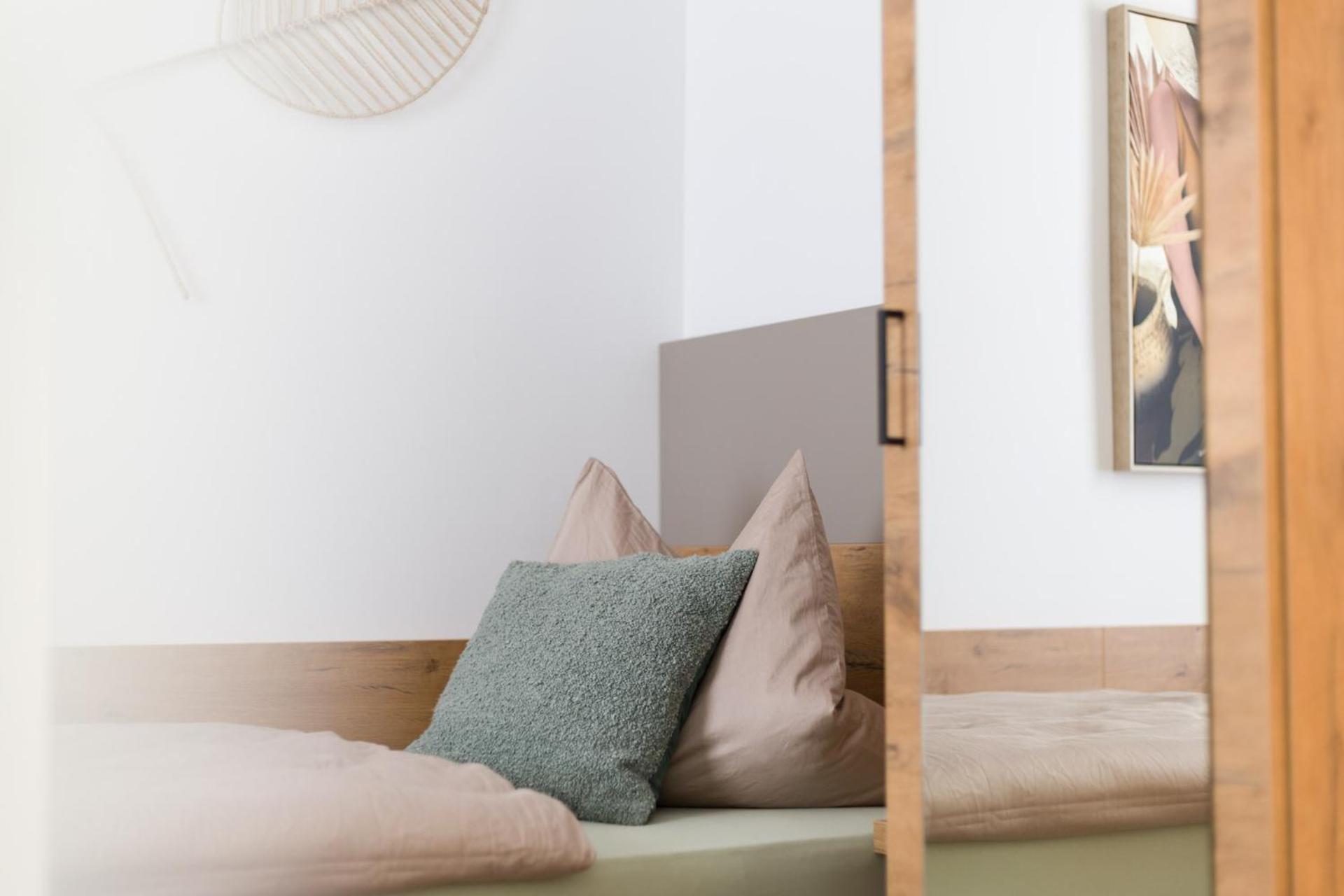 Hotel Zur Traube Uffenheim Екстер'єр фото