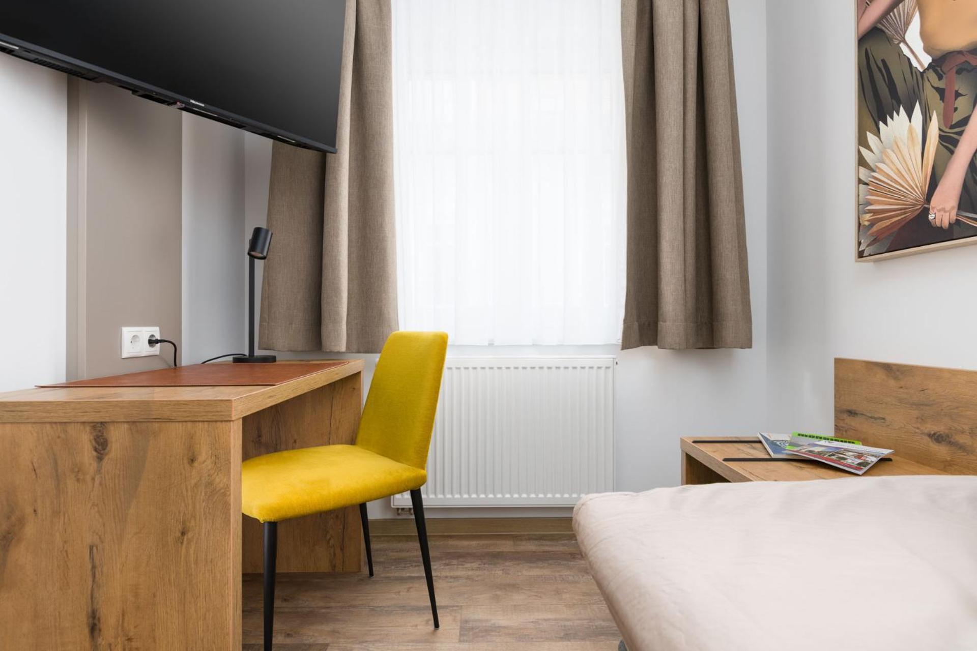 Hotel Zur Traube Uffenheim Екстер'єр фото