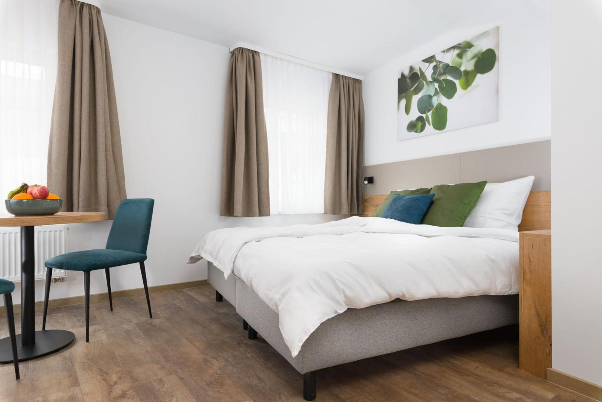 Hotel Zur Traube Uffenheim Екстер'єр фото