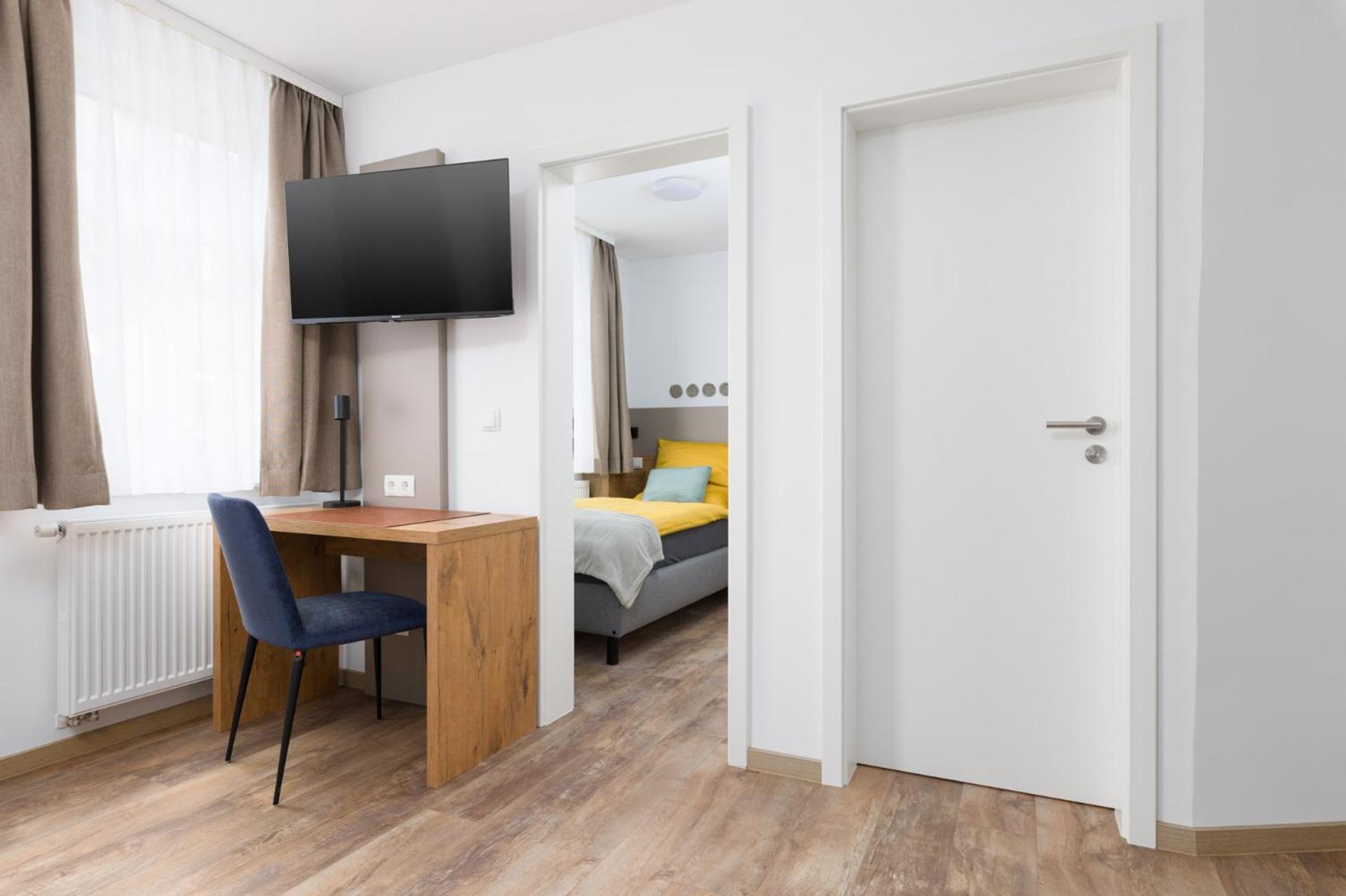 Hotel Zur Traube Uffenheim Екстер'єр фото