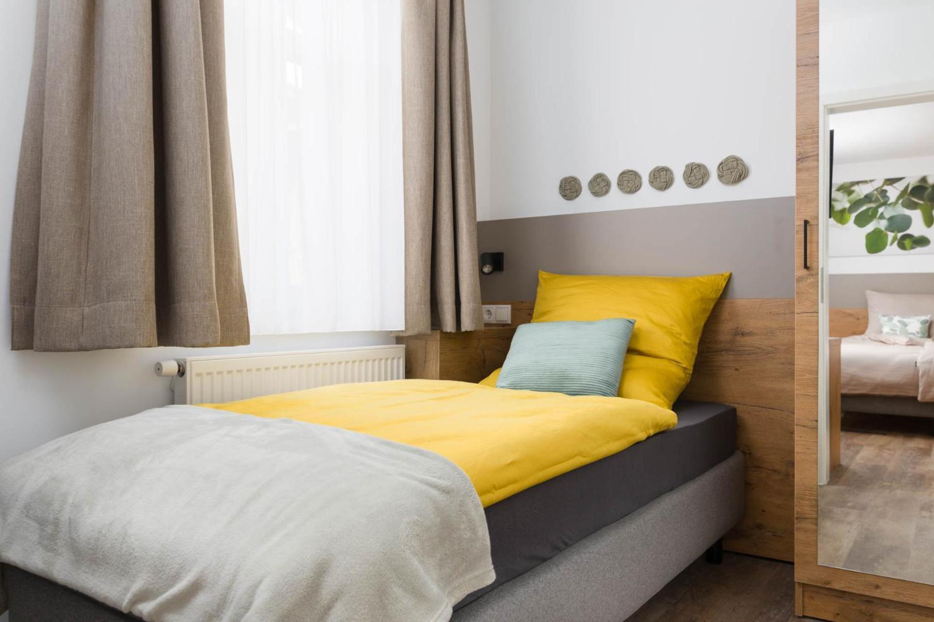 Hotel Zur Traube Uffenheim Екстер'єр фото