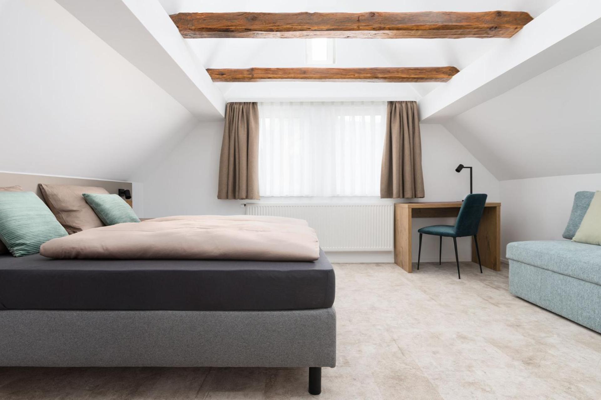 Hotel Zur Traube Uffenheim Екстер'єр фото